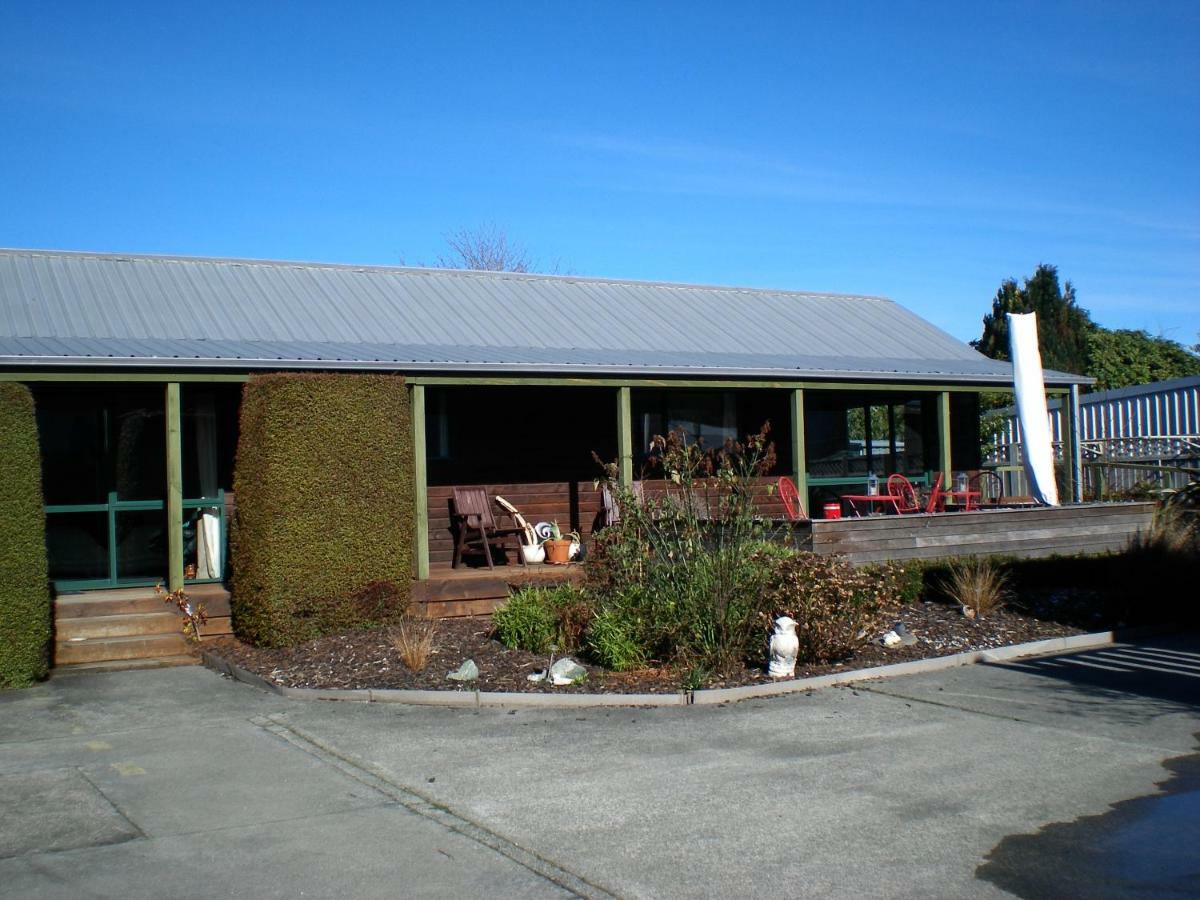 Te Waka Lodge Te Anau Kültér fotó