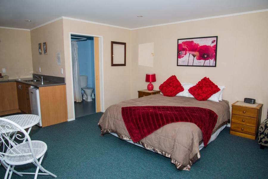 Te Waka Lodge Te Anau Kültér fotó